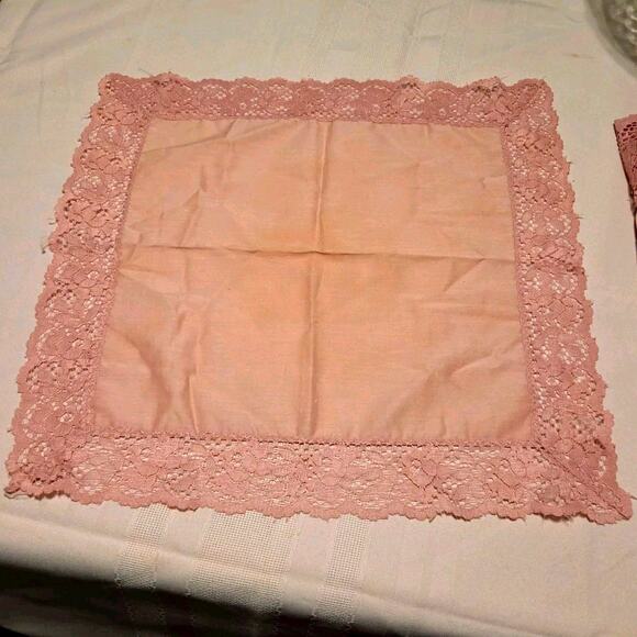 Vintage 1980s Mauve Pink Percale Lace Edge Table Cloth 6 Matching Napkin Set - Picture 6 of 9